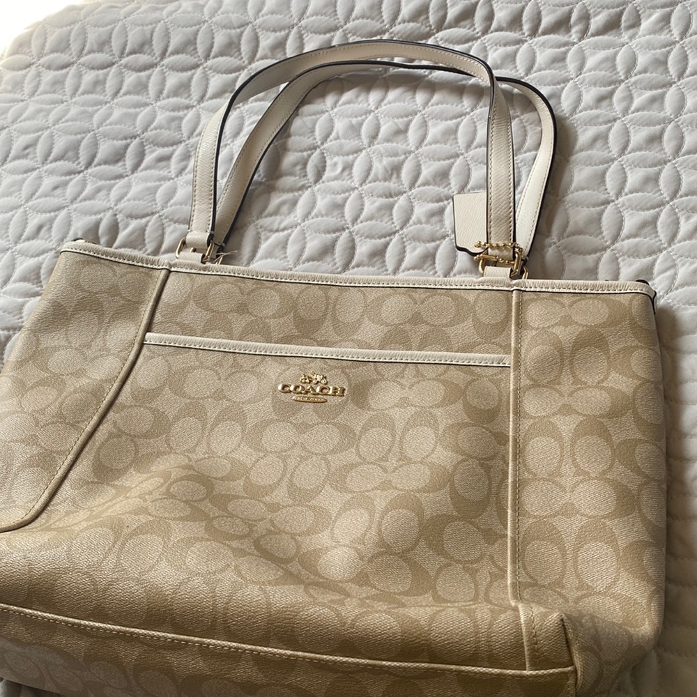 Coach purse beige/white NWOT